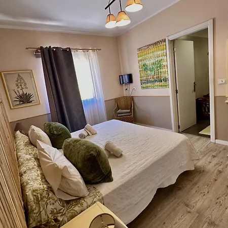 Alojamento de Acomodação e Pequeno-almoço Casa Regina Tenerife 3*