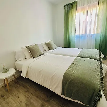 לינה וארוחת בוקר Casa Regina Tenerife 3*